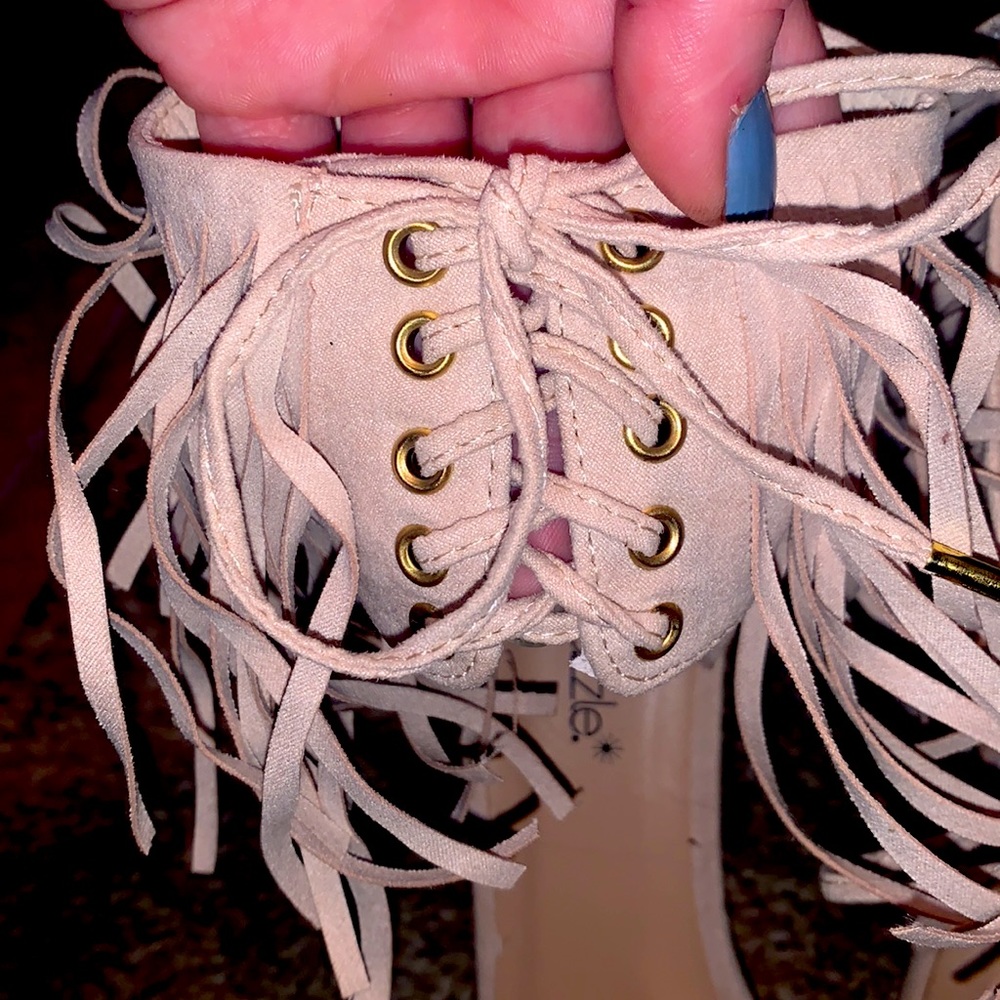 SHOEDAZZLE Heels - Picture 3 of 6